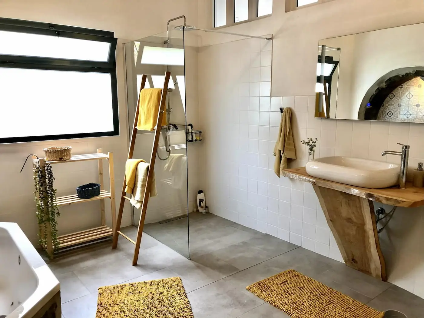 Azulejo bath